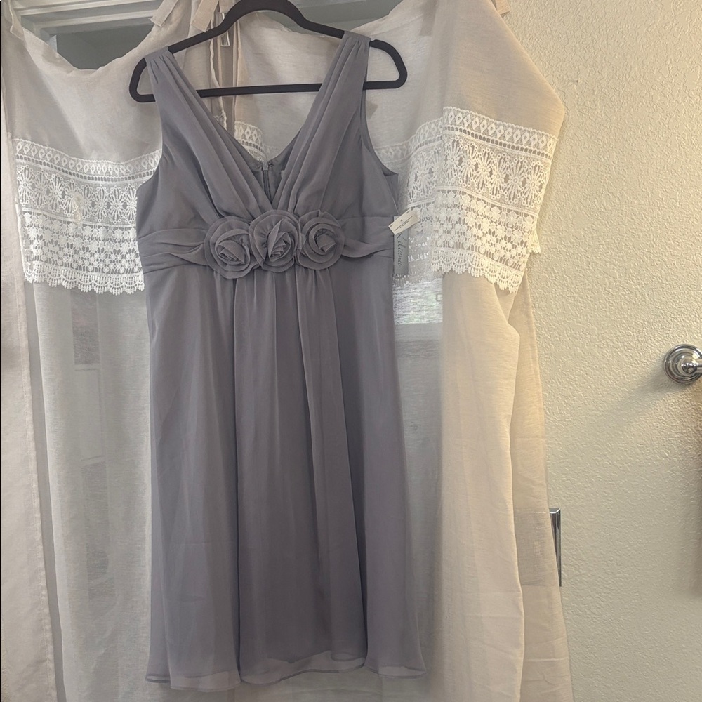 Liliana Gray Dress with Elegant Design